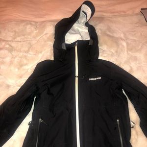 Patagonia goretex women’s ski/snowboard jacket